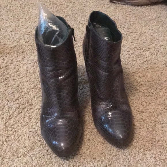 Nine West Mostwanted Snakeskin bootie - Picture 4 of 4